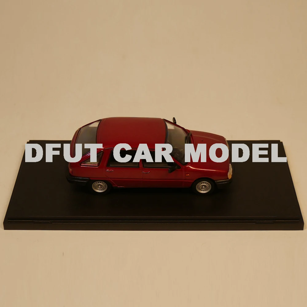 1:43 Масштаб сплава игрушечных транспортных средств IZ 2126 автомобиль модель детских игрушечных автомобилей авторизованный игрушки для детей