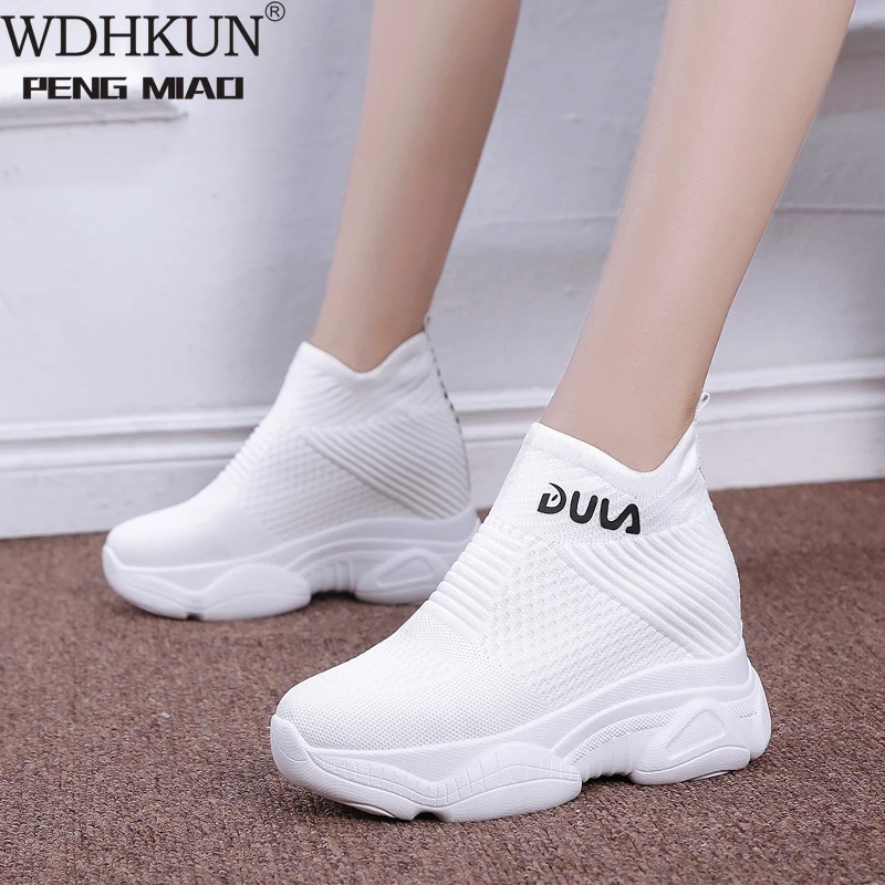 Женские вязаные кроссовки на массивной танкетке однотонные носки толстой