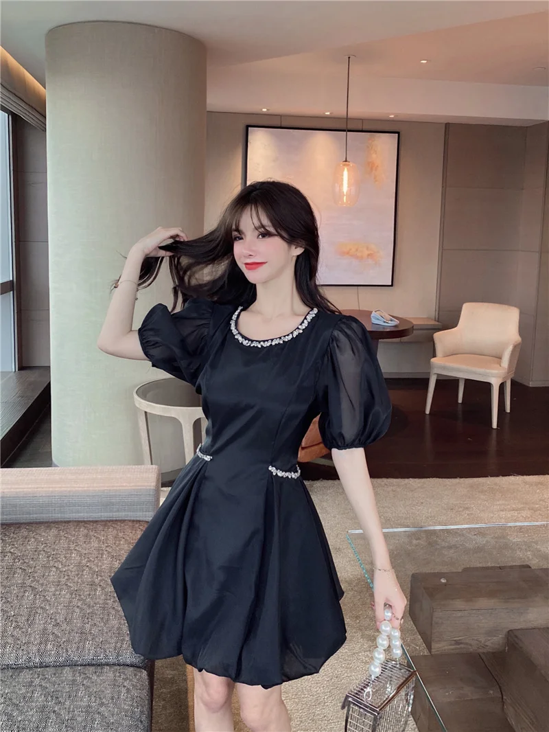 

Real Shot 2021 Summer French Yarn Quality Fashion Niche Design Waist Dress Short Hepburn Style Black White Dress