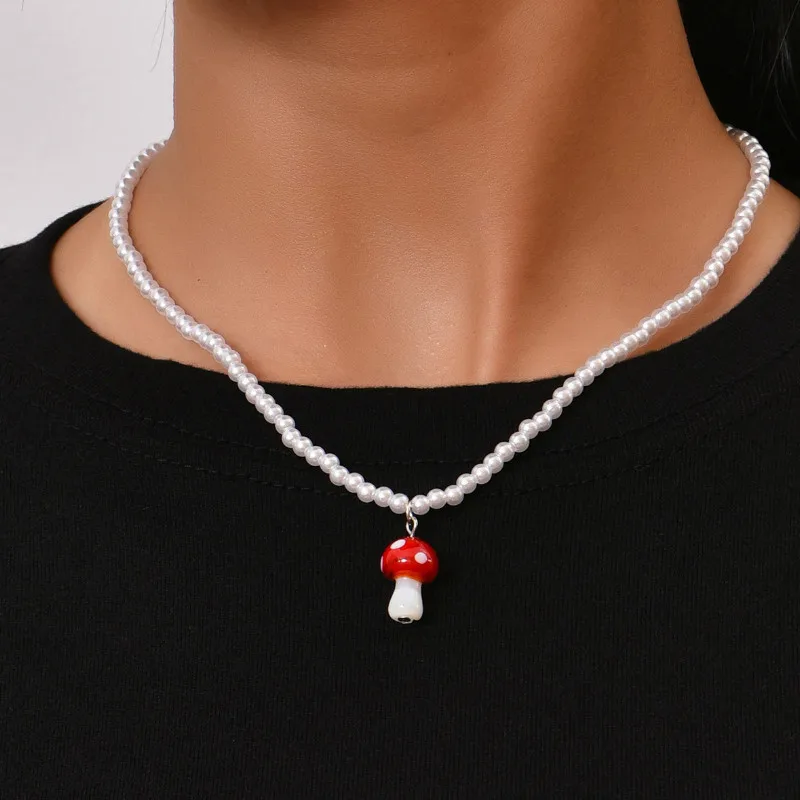 

2021 Jewelry Gifts Women Mushroom Pendant Pearl Necklace Clavicle Chain