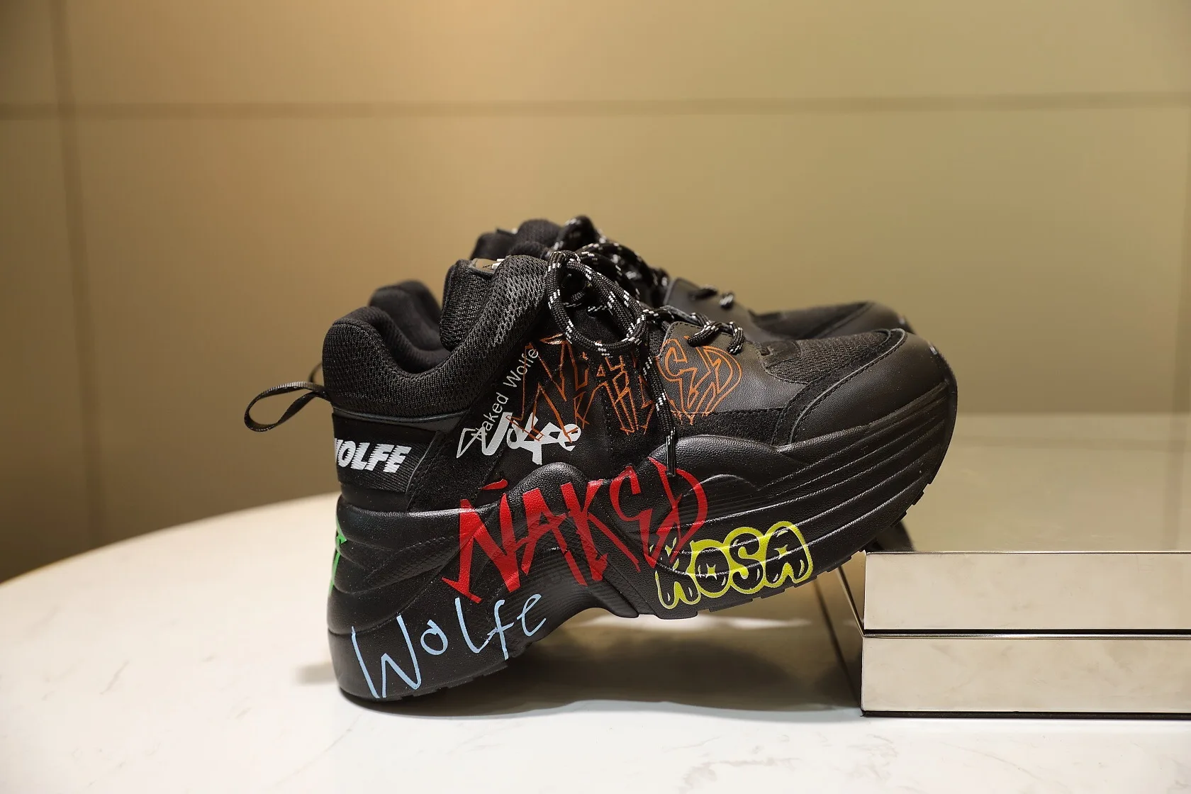 Brand luxury shoes graffiti casual women's sports shoes spring and autumn new muffin bottom comfortable breathable women's shoes
