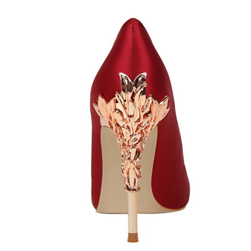 Туфли-лодочки на высоком тонком каблуке с металлическими вырезами Женская обувь