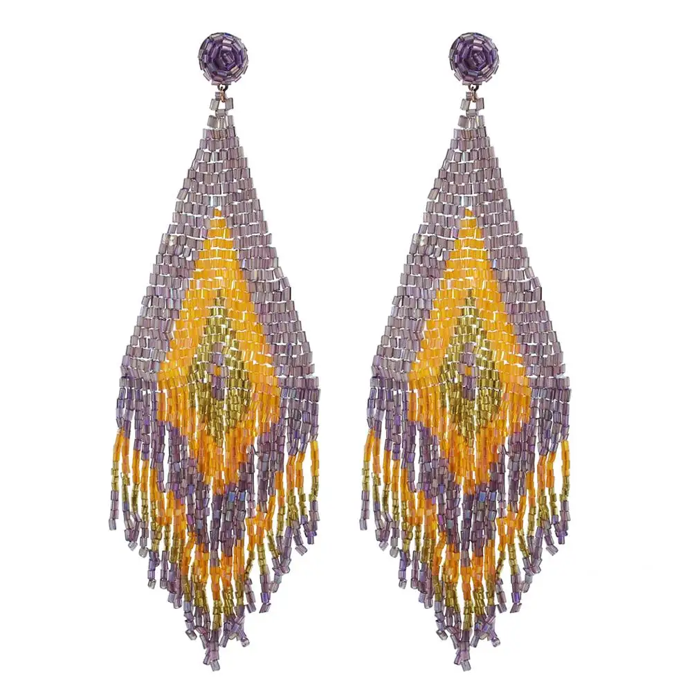 Элегантные длинные висячие серьги с разноцветными бусинами и бахромой