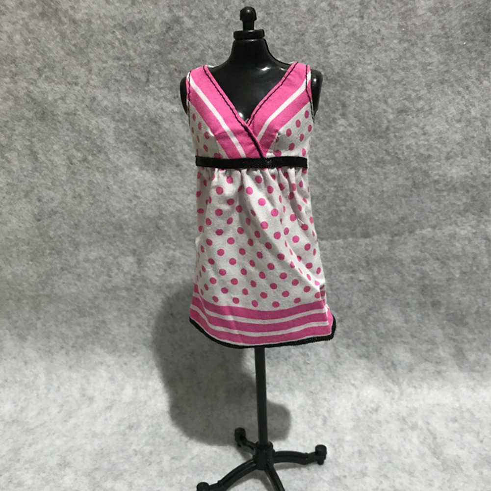 

1/6 Female Mannequin Doll Clothing Hanger Display Stand House Miniature Scene Decor Clothing Model Decor gifts for girls