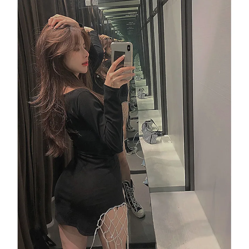 

2021 Spring Sexy Party Dresses Women Long Sleeve Button Neck Slim Fit Black Mini Dress Short Night Club Wear With Tassel Diamond