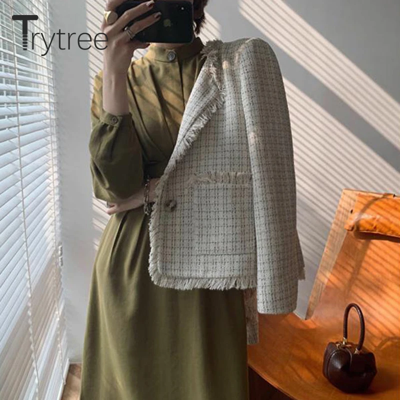 Женское повседневное платье с воротником-стойкой пуговицами и пышными рукавами |