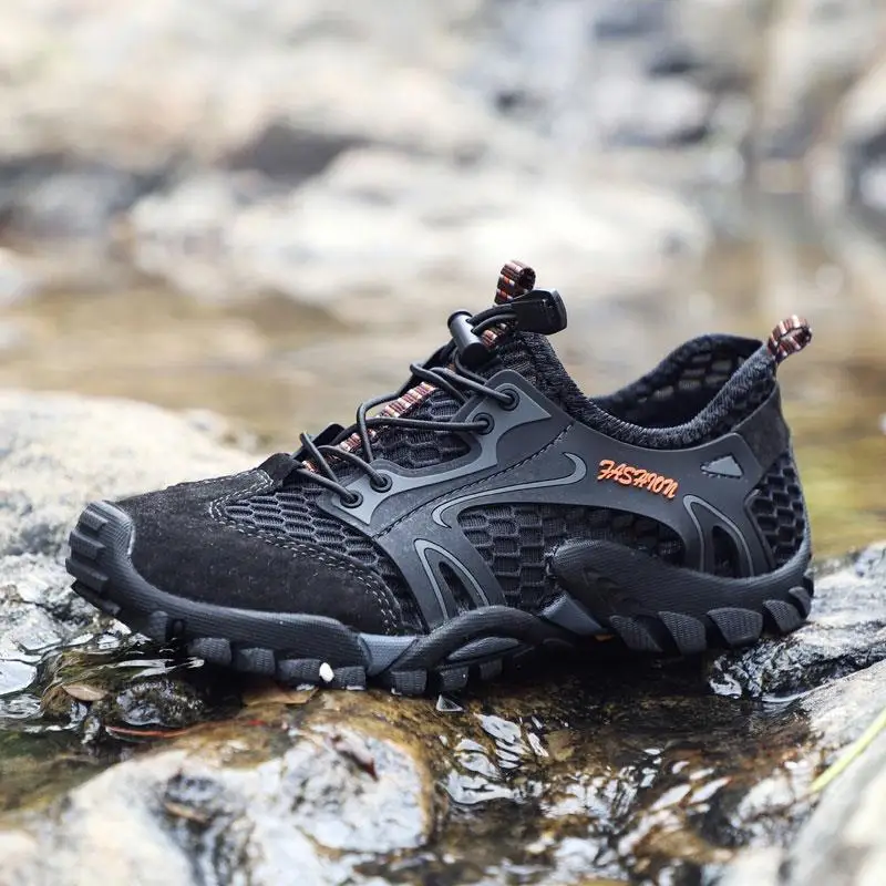 

Hiking Shoes Sneakers Men Bodybuilding Mountaineering Man 2 Colors Leather Climbing Shoes Outdoors Explore Travel Fashion