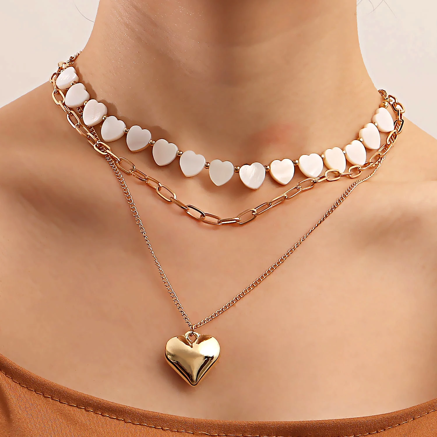 

Ingemark Gothic Vintage Shell Love Heart Chain Necklace for Women Wedding Bridal Punk Aesthetic Neck Jewelry Valentines Day Gift