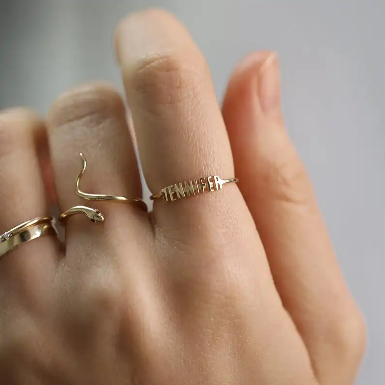 Оптовая продажа более низкая цена женское кольцо на палец змеиное с красным