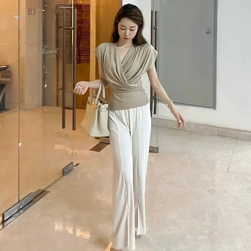 Женская футболка универсальная приталенная в Корейском стиле летняя нежная со