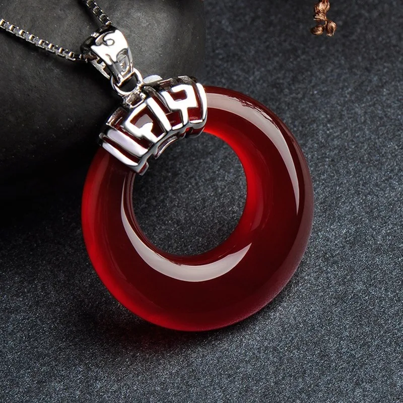 

Natural Red Chalcedony Agate 925 Silver Inlaid Ruyi Lock Pendant Fashion Boutique Jewelry Men's and Women's Necklace Accessories