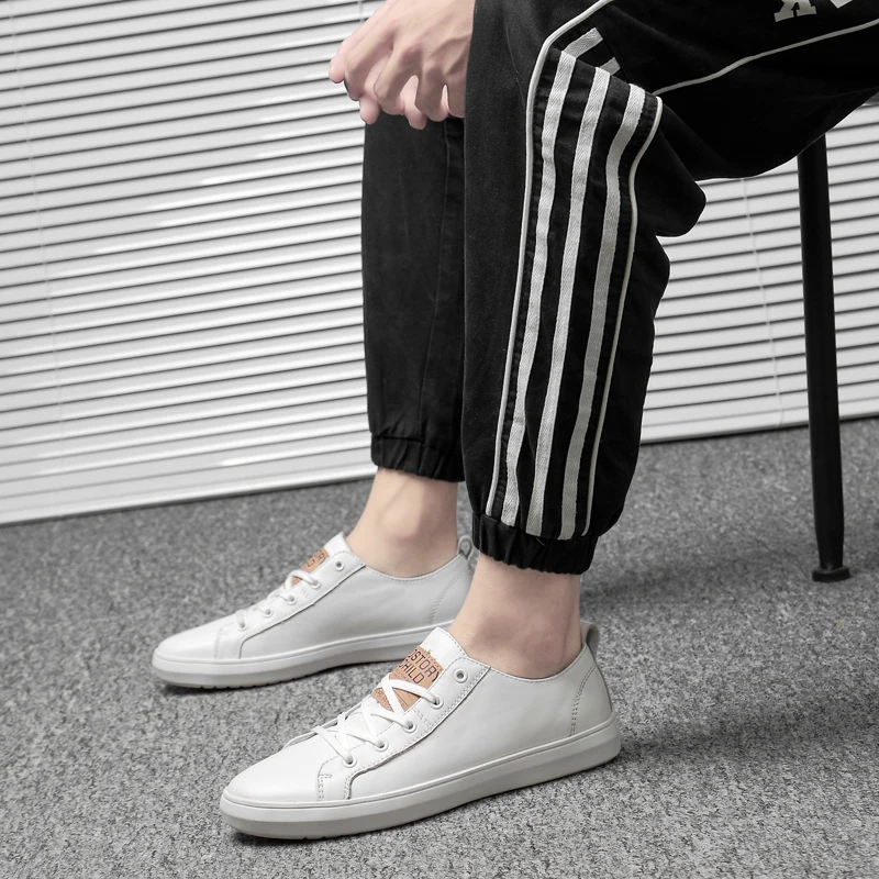 Кроссовки мужские из натуральной кожи на шнуровке Нескользящие однотонные