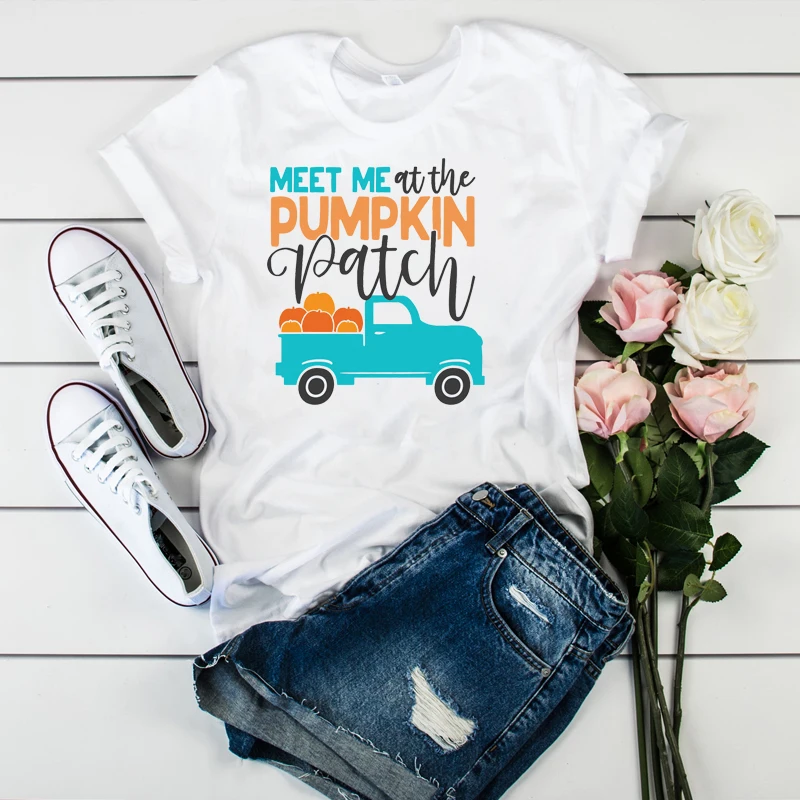 Женская футболка с графической надписью Meet Me At The Pumpkin Patch на Хэллоуин День