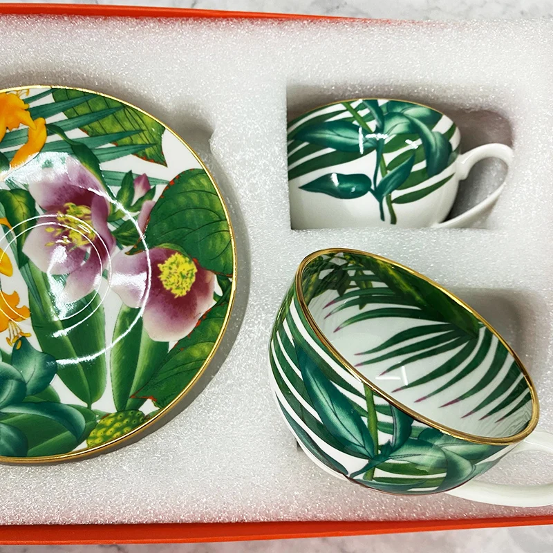 

Elegant Flower Bone China Tea Cup Saucer Spoon Set Ceramic Teacup White Porcelain Coffee Cup Tea Set Cafe Espresso Cup