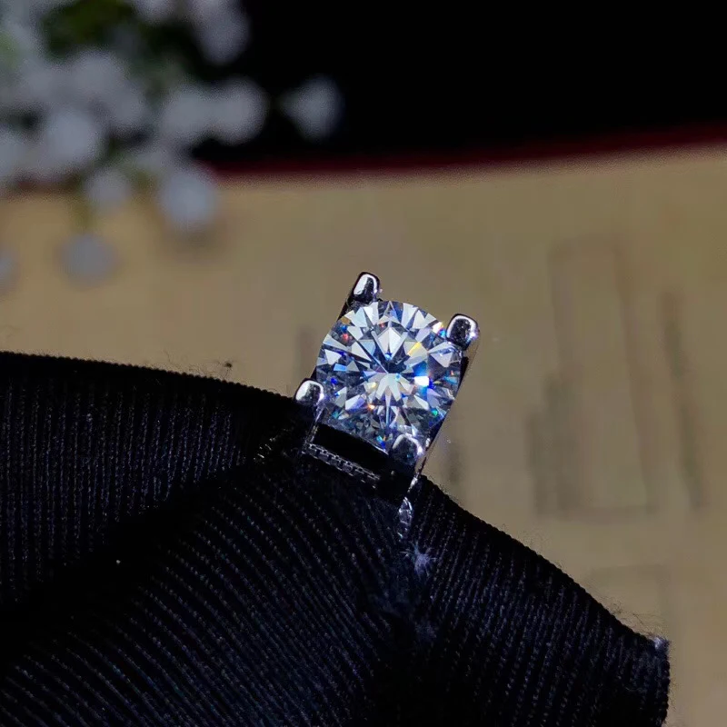 Женский классический кулон с муассанитом Серебряный 925 карат реальный F образный