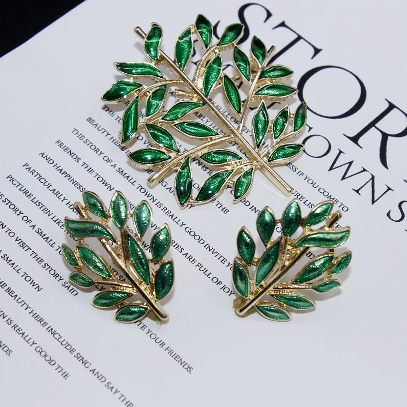 

European and American ornaments in the field of plant and flower decoration antique green enamel leaves female ear clip Brooch S