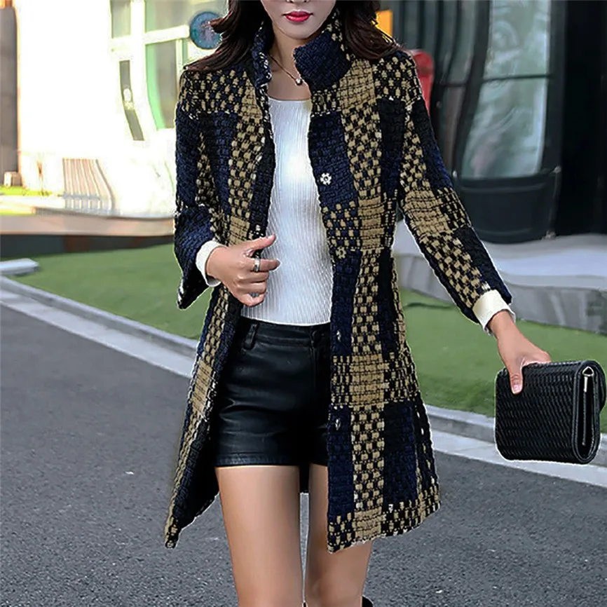 Женское шерстяное пальто в клетку зеленое длинное зимнее с отложным воротником