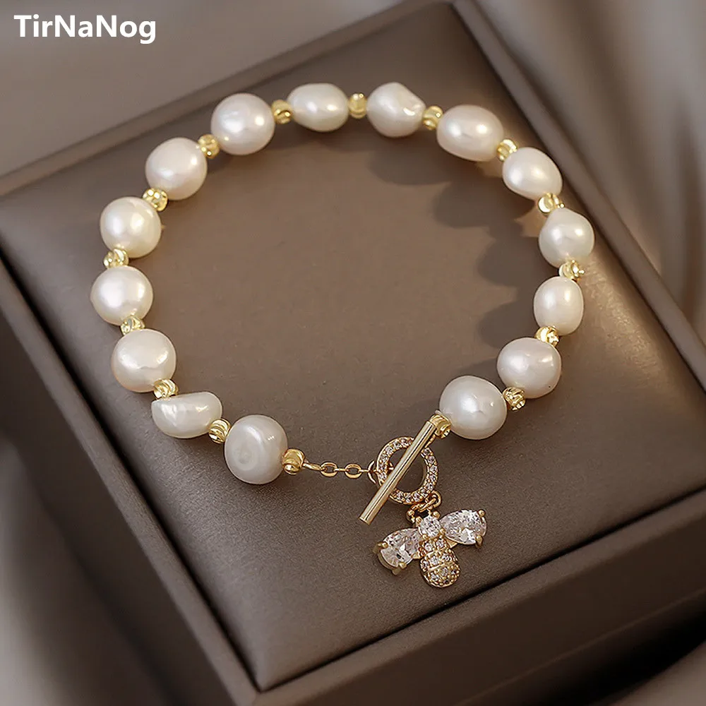 

2021 Elegant Baroque Natural Pearl String Bracelet For Woman Luxury Zircon Bee Pendant Bracelet Fashion Girl's Sweet Jewelry