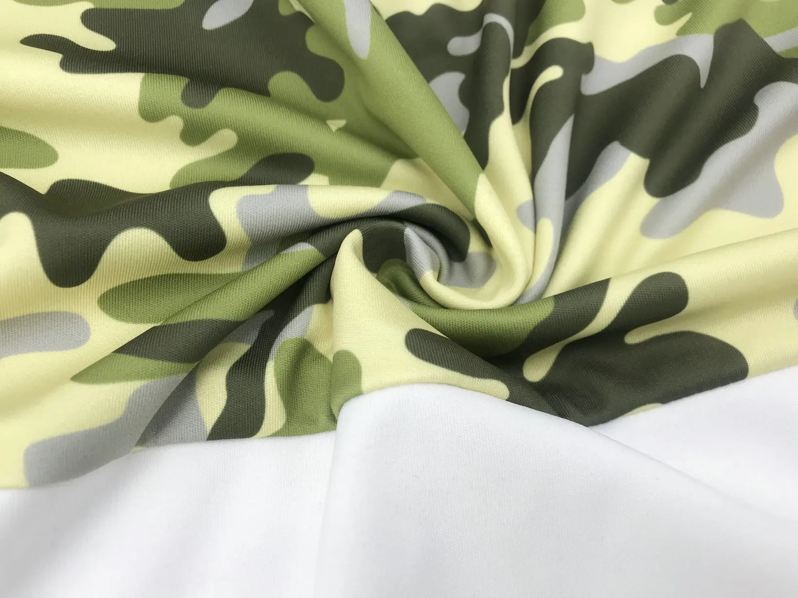 

Women Camouflage Print Hoodies Fashion Color Matching Patchwork O-Neck Long Sleeve Sweatshirt Autumn Casual Loose Pullovers Tops