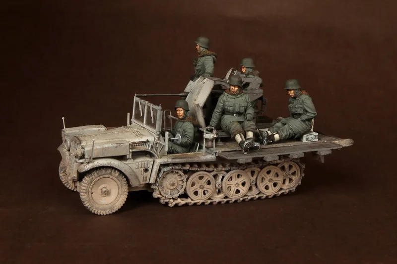 Новая несобранная модель 1/35 года стиль древнего воина включает 5 штук (без