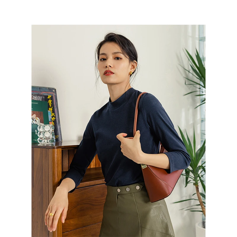 Женская Базовая футболка INMAN Однотонная с круглым вырезом и рукавом 3/4 весна 2019 |