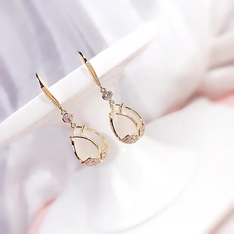 

2021 New Fashion Tulip Earrings Advanced Sense Of Minority Super Fairy Flower Eardrop Style Long Earrings Women's Eardrop