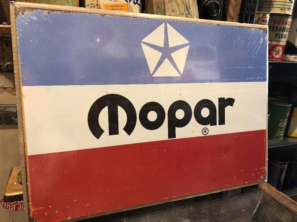 

Жестяной знак Mopar Repro