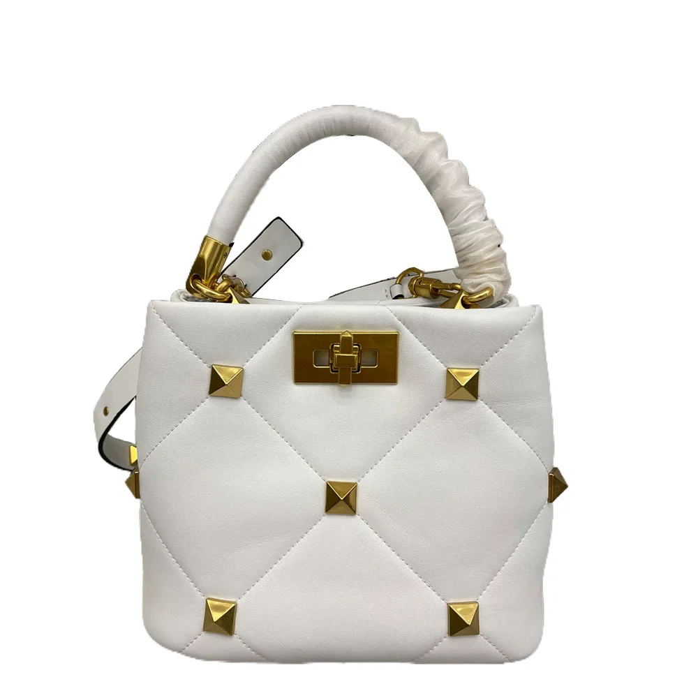 

2021 new luxury big brand female bag bucket bag big rivet diamond shoulder messenger small square bag sheepskin chain bag