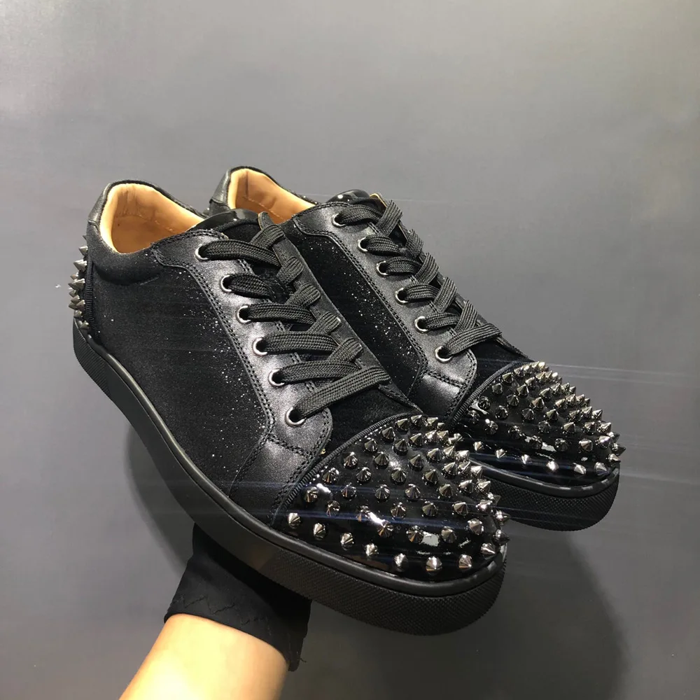 

Low Top Red Bottoms Men Shoes Black Glitter Leather Toe Cap Heel Silver Rivets Luxury Ladies Flat Loafers Casual Shoes Sneakers
