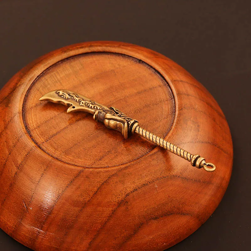 Винтажная медная подвеска в виде ножа Гуань гонг Длинная топорика ретро латунная