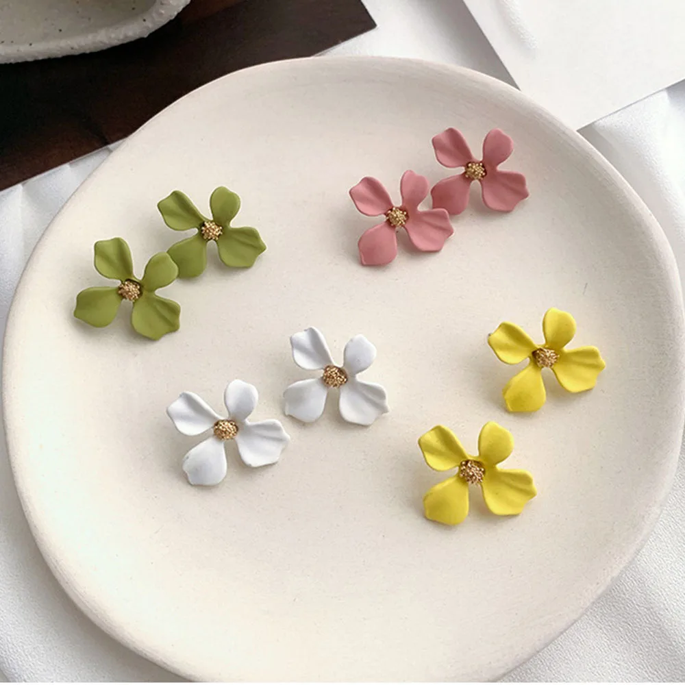 New Spray Flower Clip On Earrings For Women Fashion Jewelry Non Pierced Ear Clip Earing Yellow White Earring Without Piercing