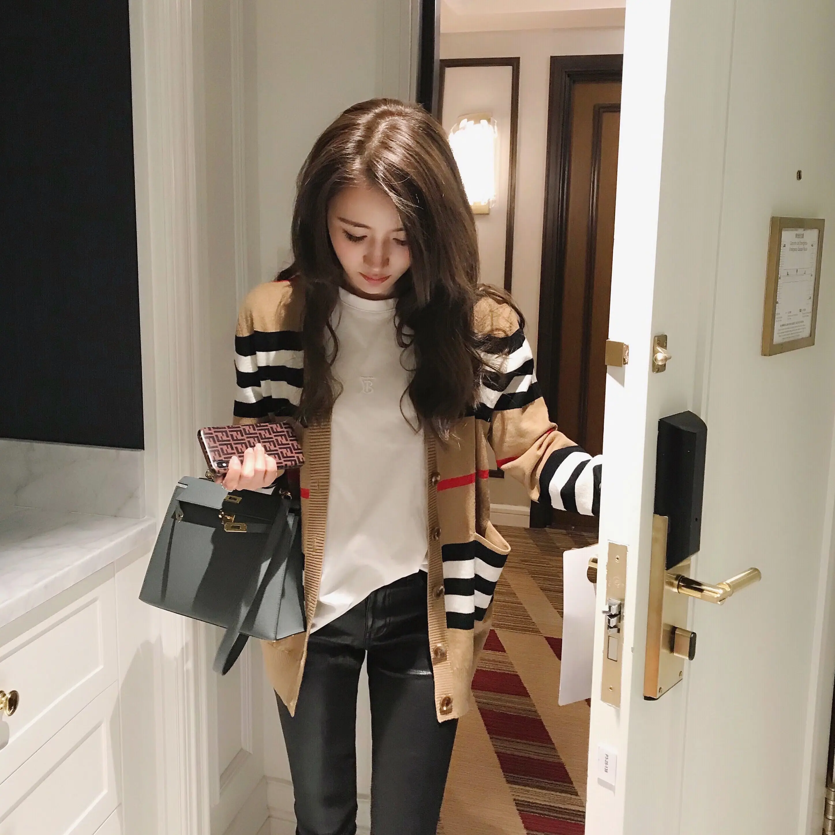 

Mishow 2020 Women New winter clothing thicken woolen jacket female Korean version of the short loose Plaid woolen coa