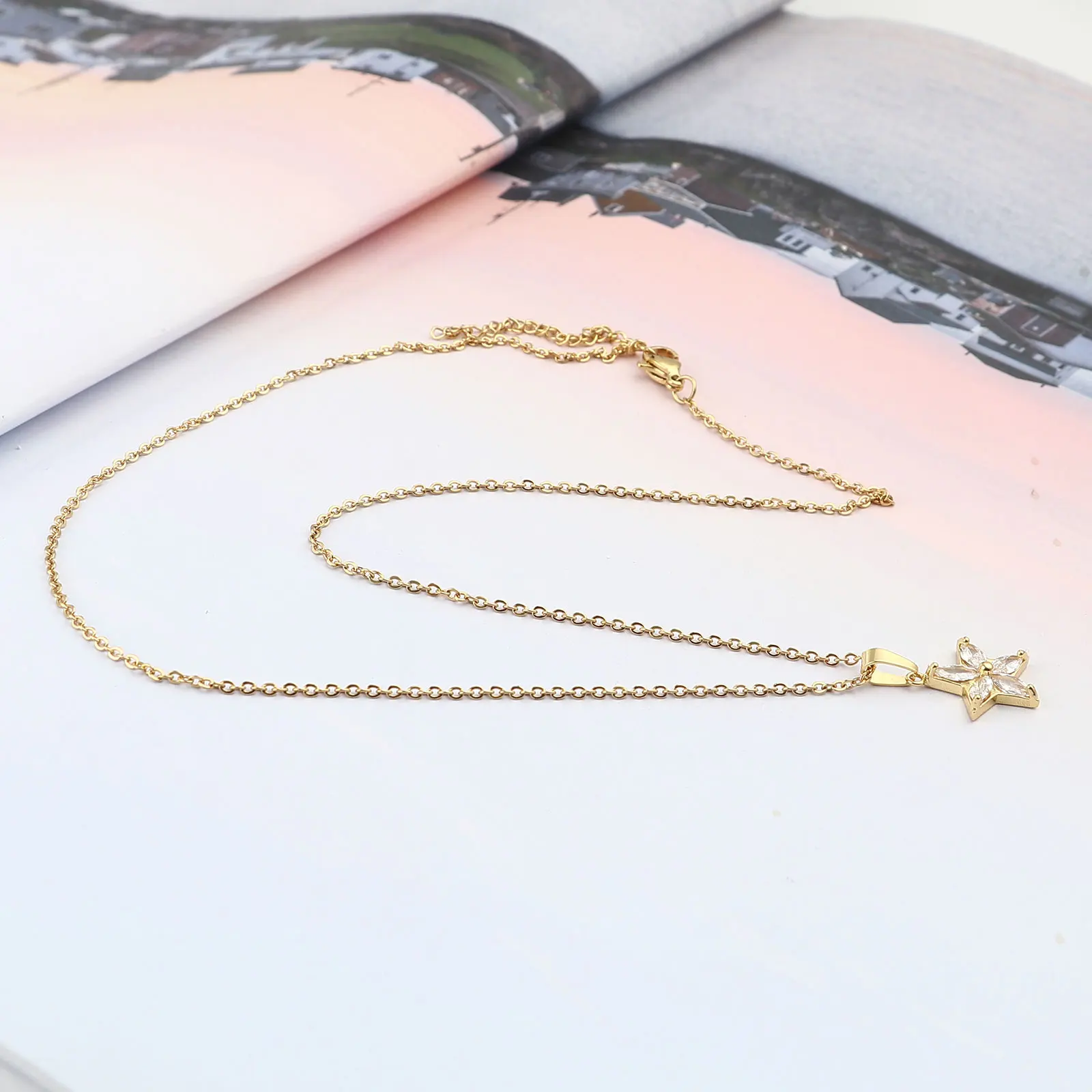

Stainless Steel Necklace Inlaid White Zircon Five-pointed Star Copper Pendant Gold/Silver Cross Chain 45cm 2021 New Jewelry 1pc