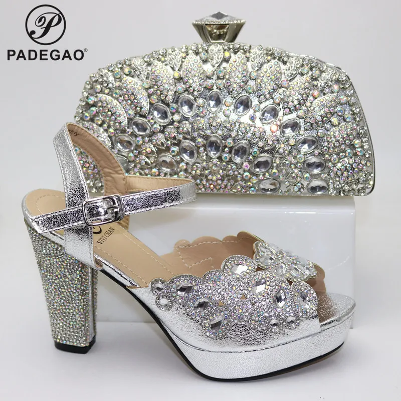 Модные туфли на высоком каблуке и сумочка в африканском стиле Комплект из обуви