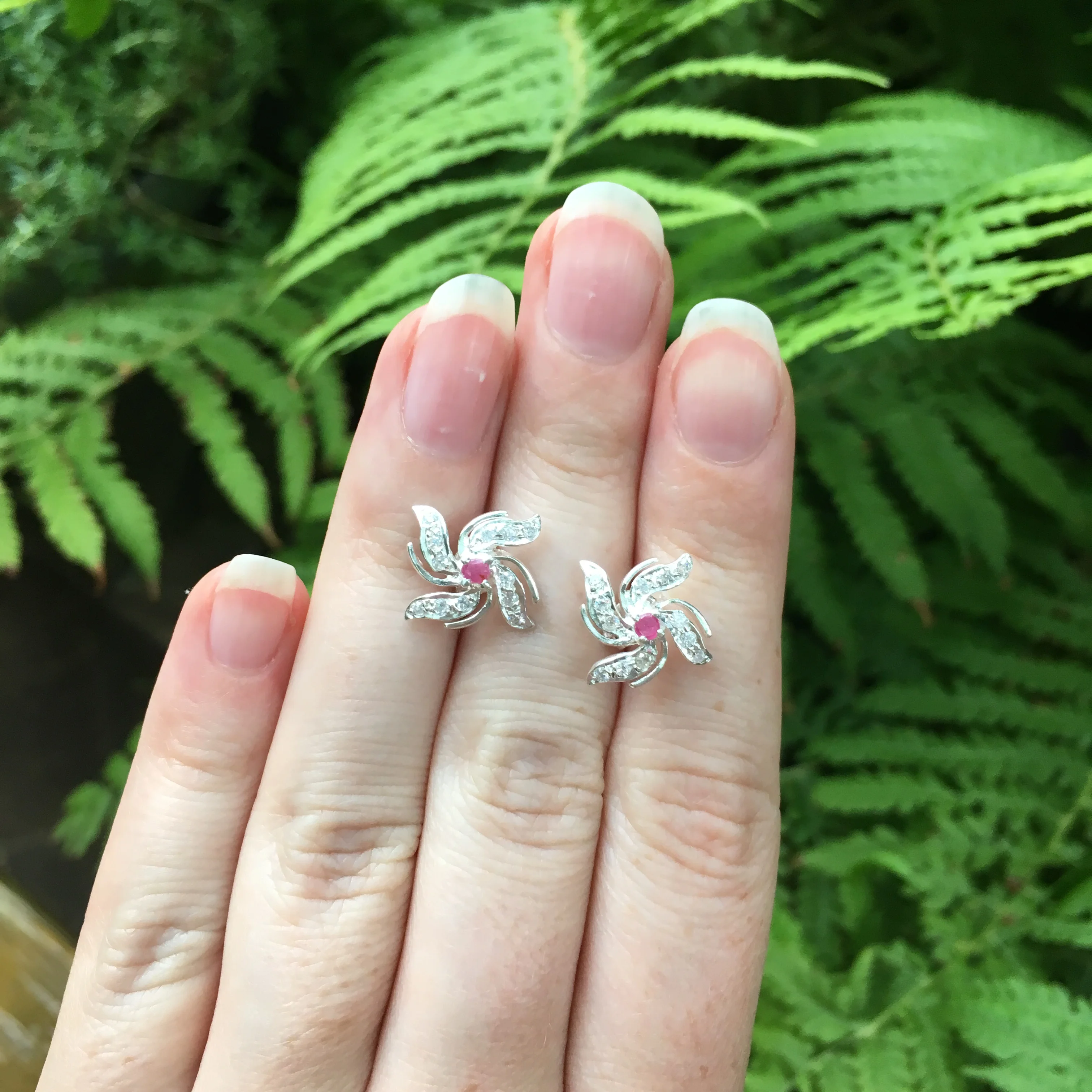 Chanti International удивительные серьги гвоздики 1 2 см с кубическим