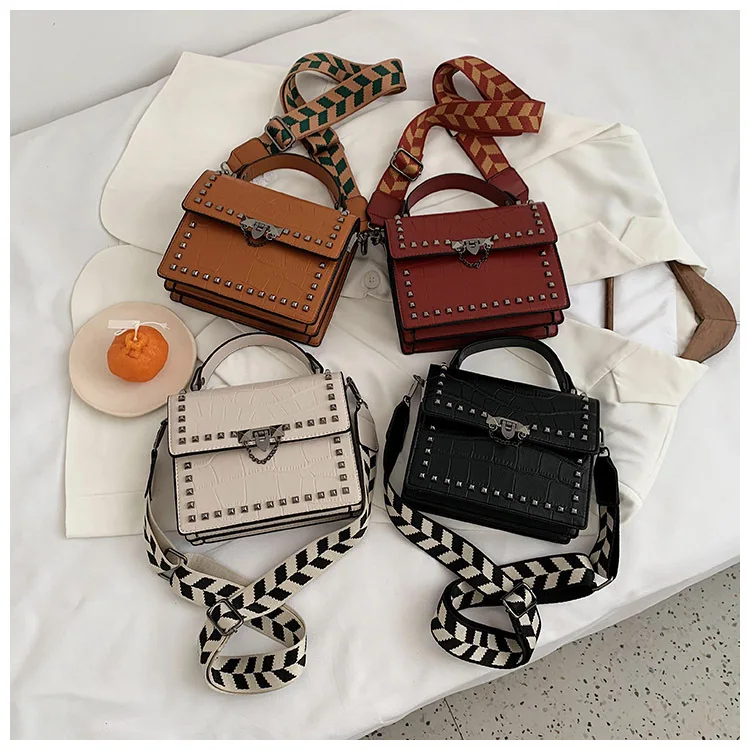

2020 New Women's Bag Rivet Small Square Bag Ladies Fashion Messenger Bag Wide Shoulder Strap Female Single Shoulder Bag Handbags