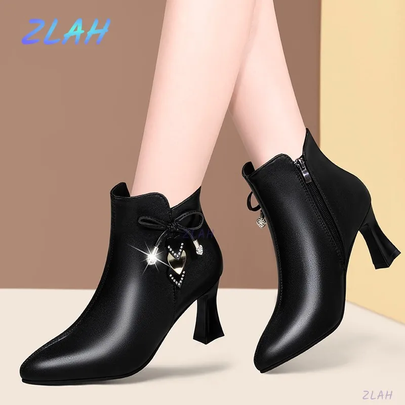 

Новинка, мягкие черные короткие ботинки, заостренный носок, на шпильке, женские модные сексуальные женские ботильоны, женская обувь