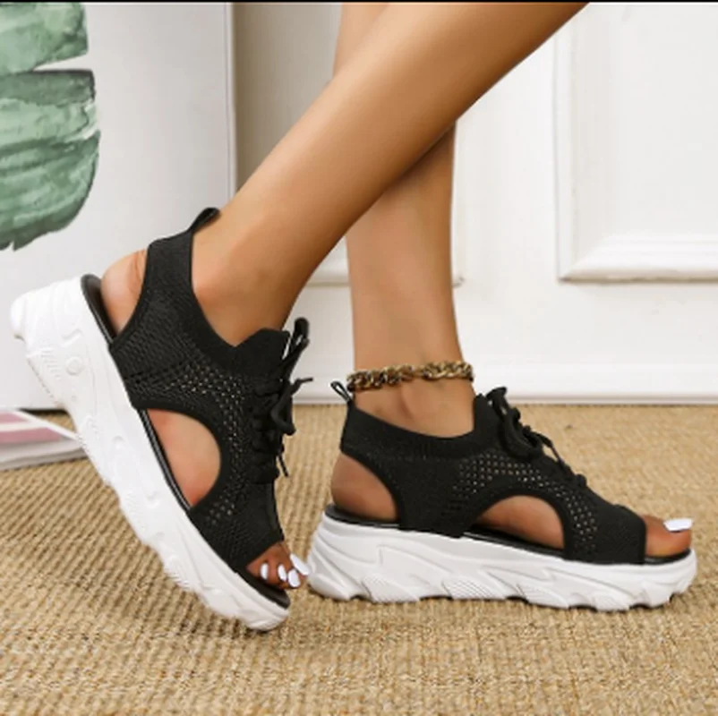 Женские босоножки на низком каблуке летние сандалии-гладиаторы с плоской