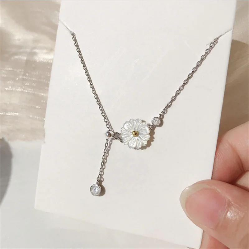

Simple Shell Daisy Necklace Clavicle Chain Tide Light Luxury Niche Design Cold Wind Women Holiday Gift Party Jewelry Wholesale