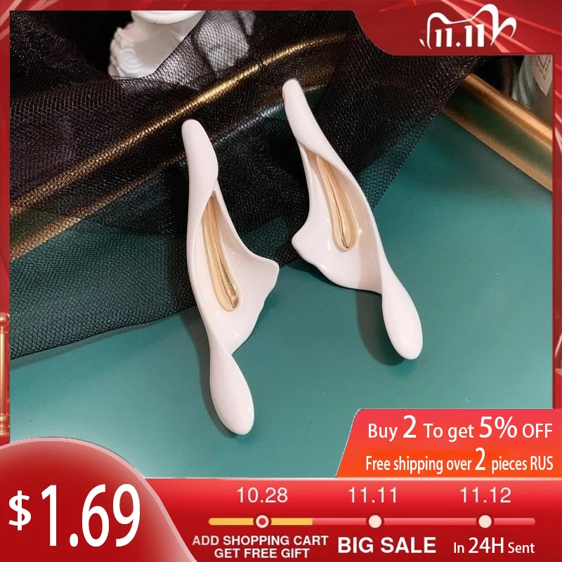 

New Trendy White Calla Lily Shape Pendant Earrings Women's Earrings Fashion Metal Pendant Earrings Accessories Party Jewelry