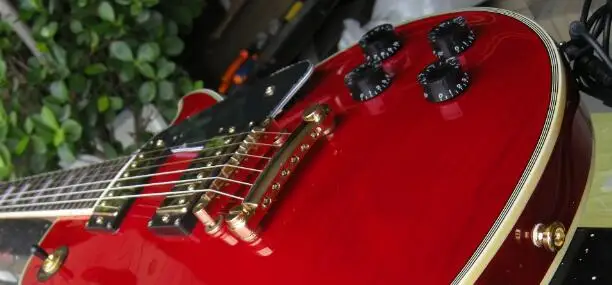 

Free shipping New Factory Custom red Electric Guitar 9yue9