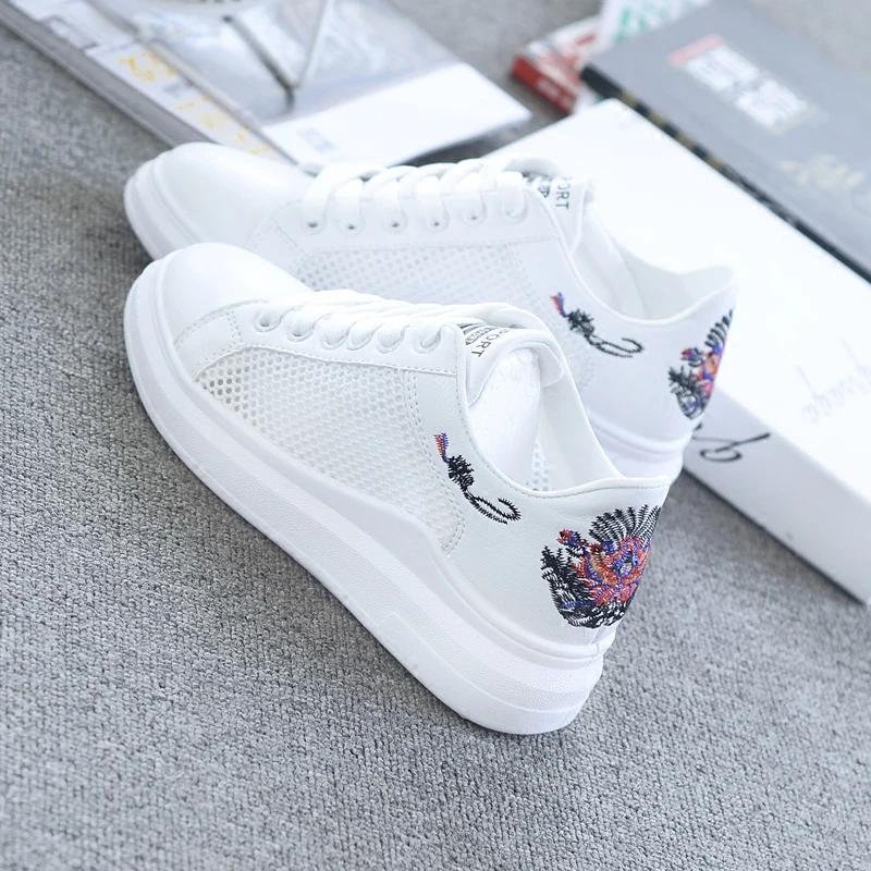 

Women Shoes Spring Fashion Light Air Mesh Vintage Embroidered White Sneakers Comfortable Summer Lace-up Ladies Casual Shoes