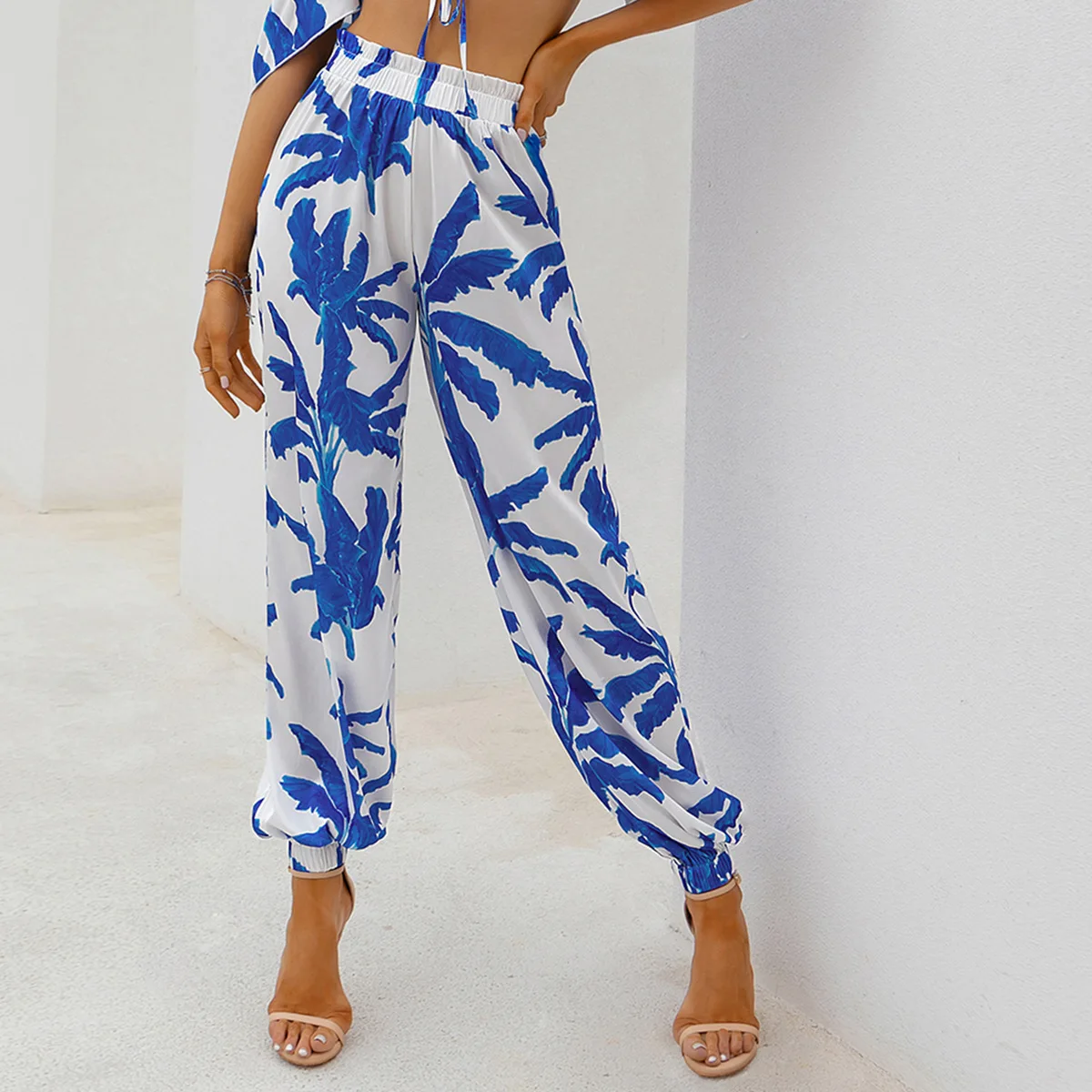 

2021 Trend Elastic Slacks High Waisted Trousers Women Loose Empire Sweatpants Casual Blue Leaves Print Wide Leg Pants for Woman
