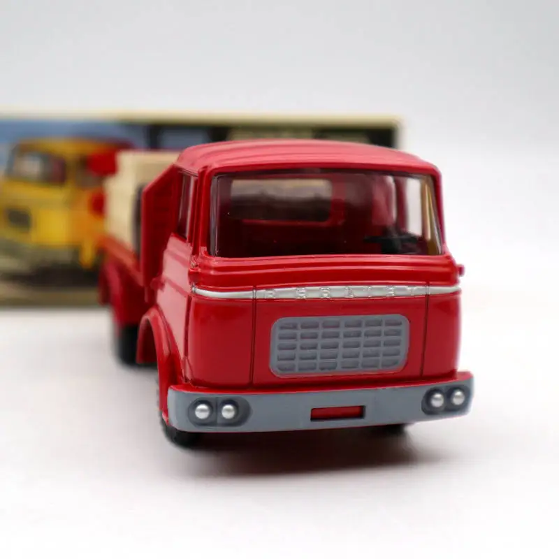 Атлас Dinky toys 588 Plateau Brasseur Berliet GAK Camion Red Diecast коллекция моделей| |