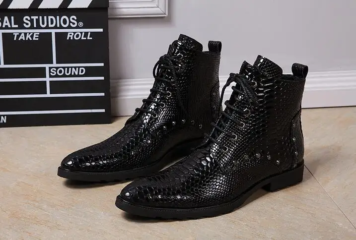 

Winter Lace up Black casual Men's Boots Genuine Leather pointed toed Boots men Ankle Boots High Quality Classics short Men boots