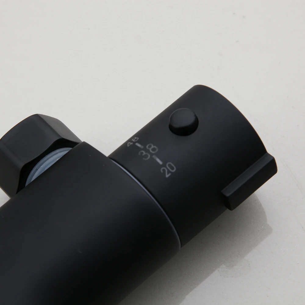 Смеситель для ванны KAIMU из латуни с хромированным покрытием и душем-лейкой. Комплект из нержавеющей стали.