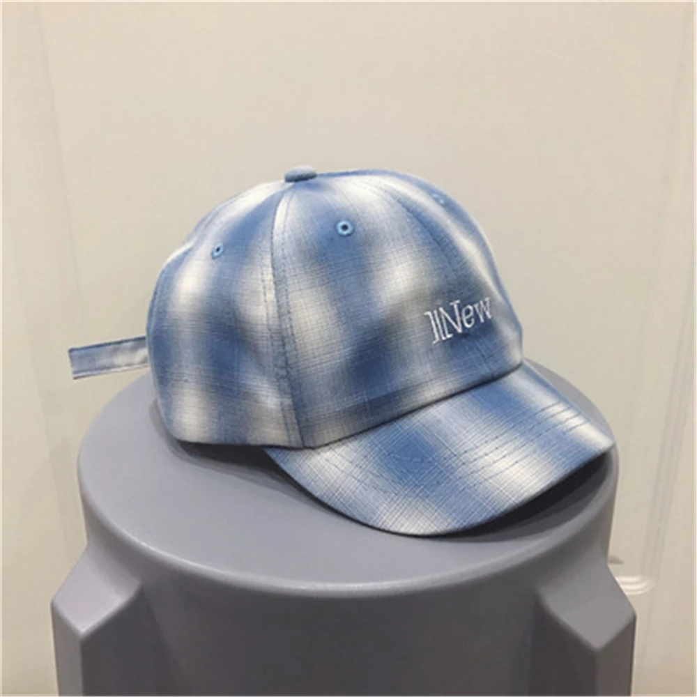 Стильная кепка в шотландскую клетку с коротким краем для любителей сезон весна