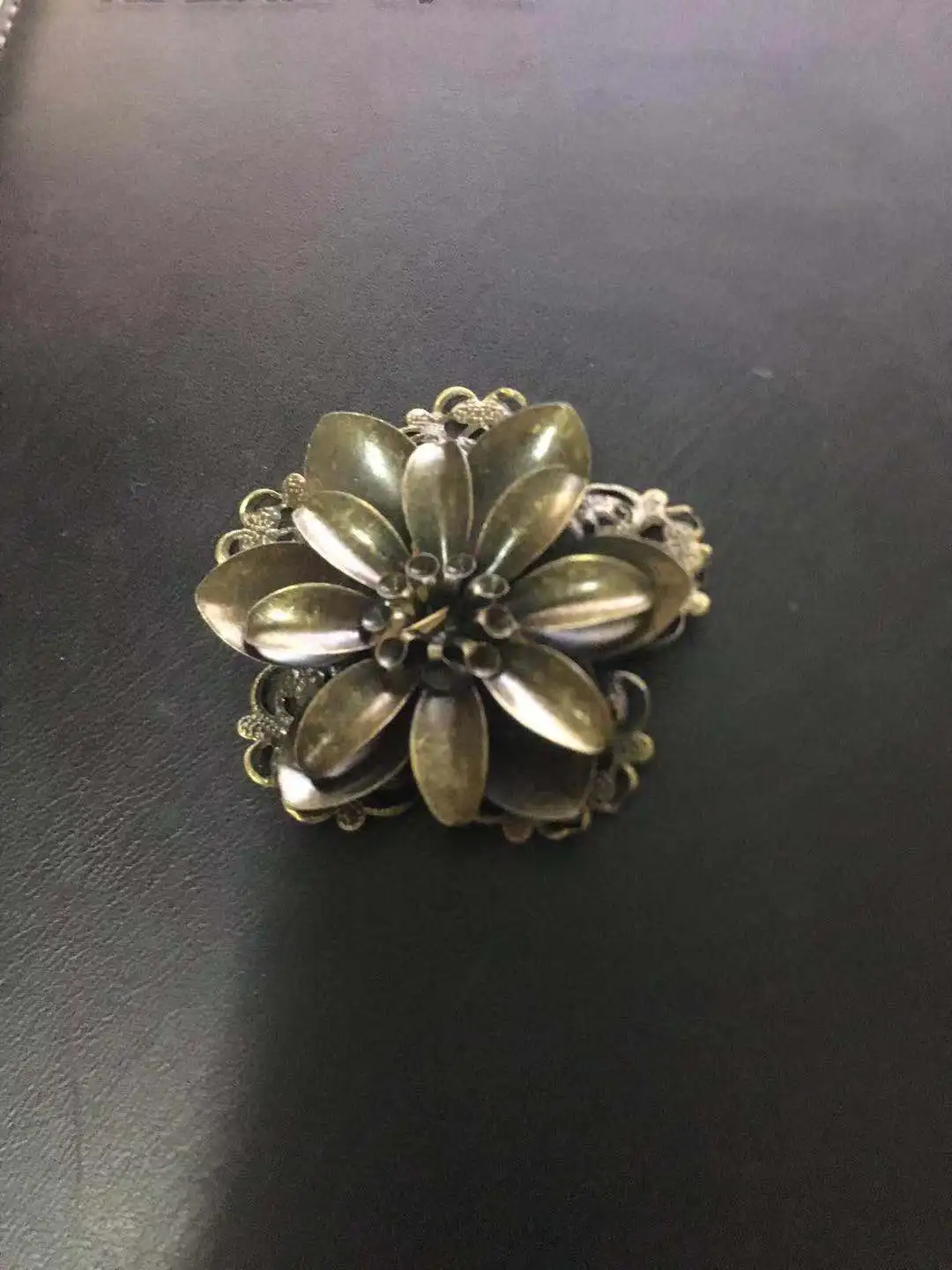 

2pcs Jewelry Findings Ancient Bronze Tone Filigree Flower Wraps Metal Piece Findings Connector Hair Jewelry Embellishment