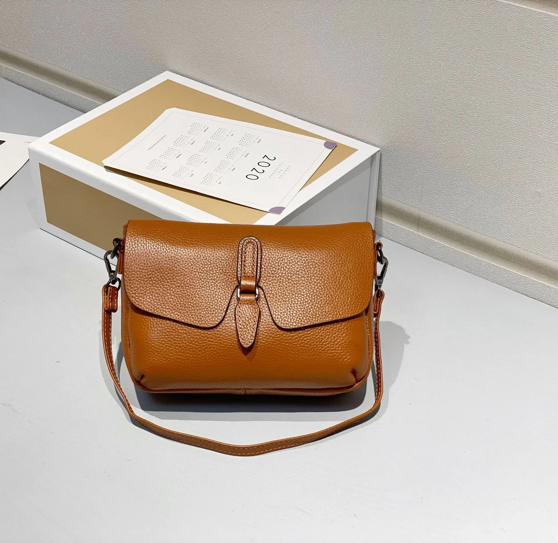 

First Layer Cowhide Leather Women 'S Bag 2021 New Dumpling Bag Lotus Leaf Wrapping Mother Bag Dual-Use Bag