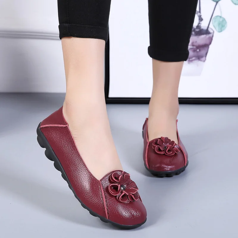 Женская обувь Лоферы из натуральной спилка на низком каблуке с круглым носком На